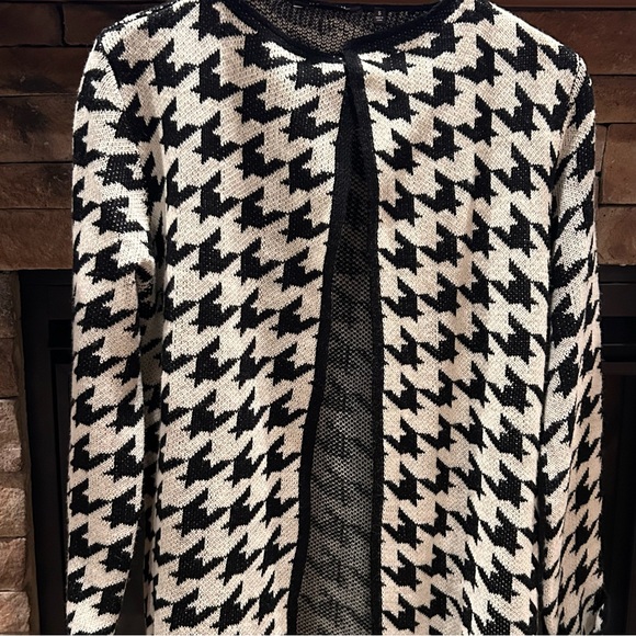Hannah black and white Houndstooth long Cardigan Duster sweater Size Small - Picture 2 of 6